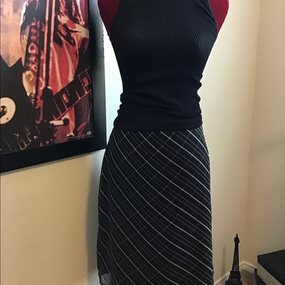 The Limited - Picture 3 of 4